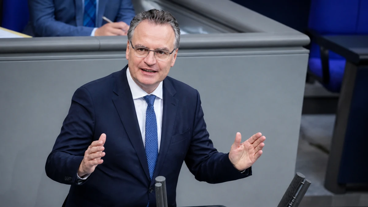 Fast 9000 Abschiebungen scheitern – Krings fordert sofortigen Sozialhilfe-Entzug für Untergetauchte