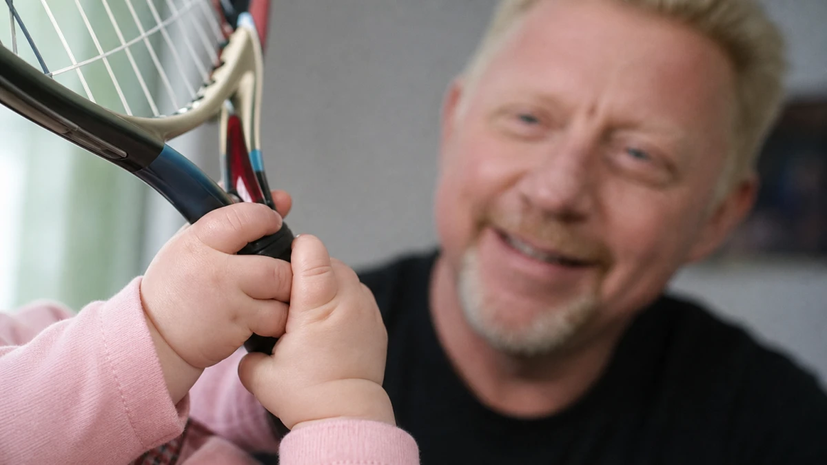 Baby Zoë greift zum Schläger: Boris Becker begeistert kurz vor Wimbledon-Finale