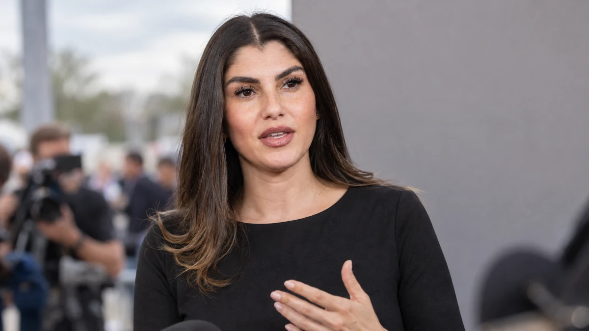 Yeliz Koc zieht ab 10. November mit Vater in RTL+-Show