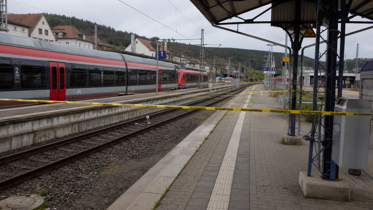Afghane jagt Passanten mit Messer – Dutzende Schulkinder fliehen in Panik