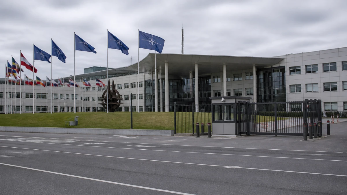NATO-Spionage: Kanadische Praktikantin im Militärhauptquartier verhaftet