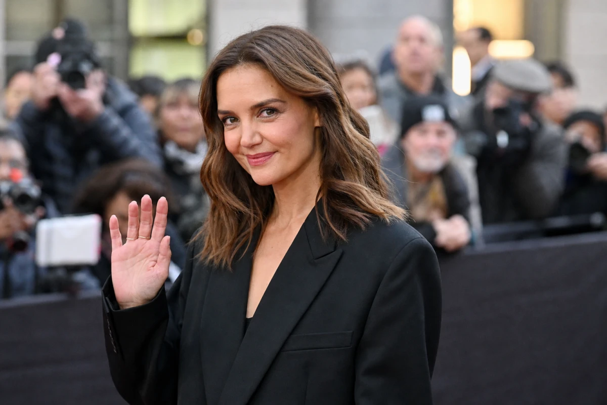 Katie Holmes teilt Urlaubsfotos mit Jason Yarmosky vom Comer See
