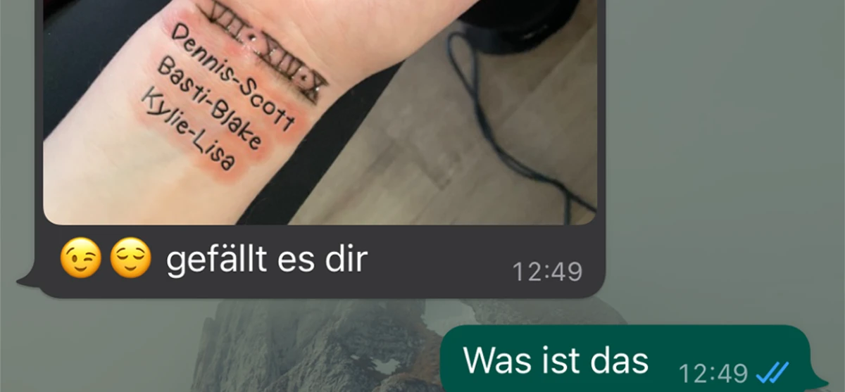 Sie hat alle ihre Kinder tätowiert