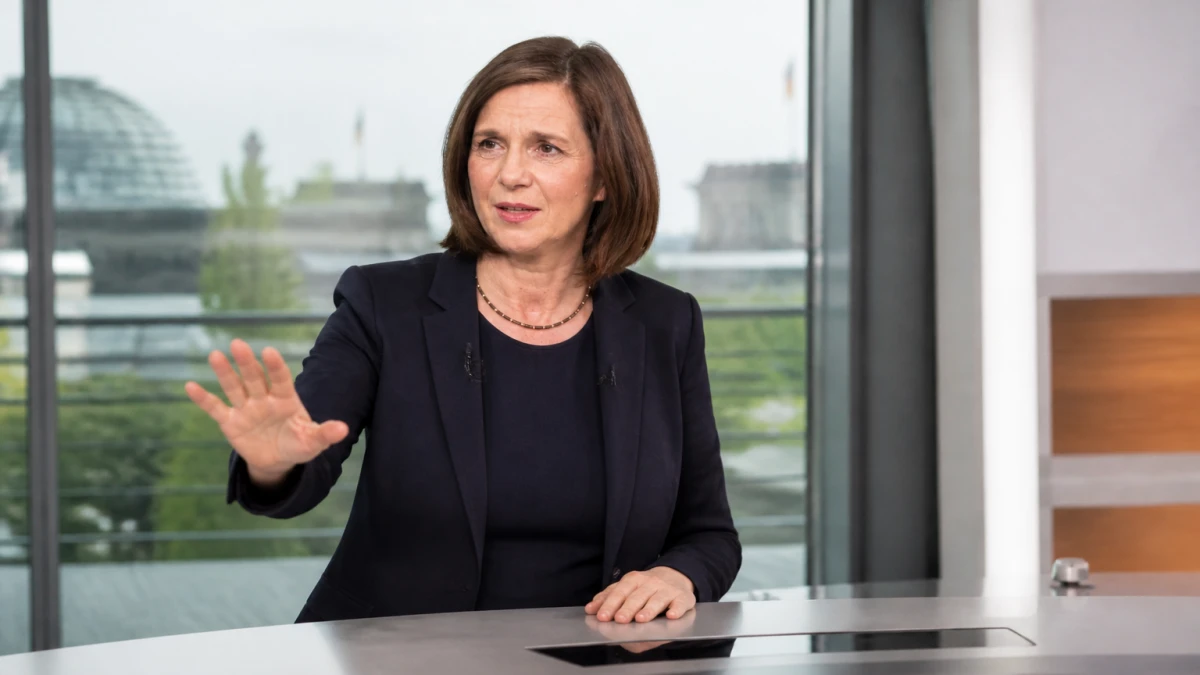 Vize-Bundestagspräsidentin warnt: „AfD will deiner Oma die Schlagersendung wegnehmen“