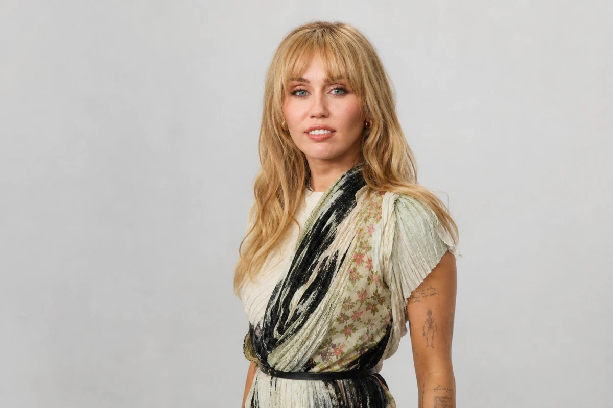 Miley Cyrus tritt nur noch als „MILEY“ auf ihren Profilen auf
