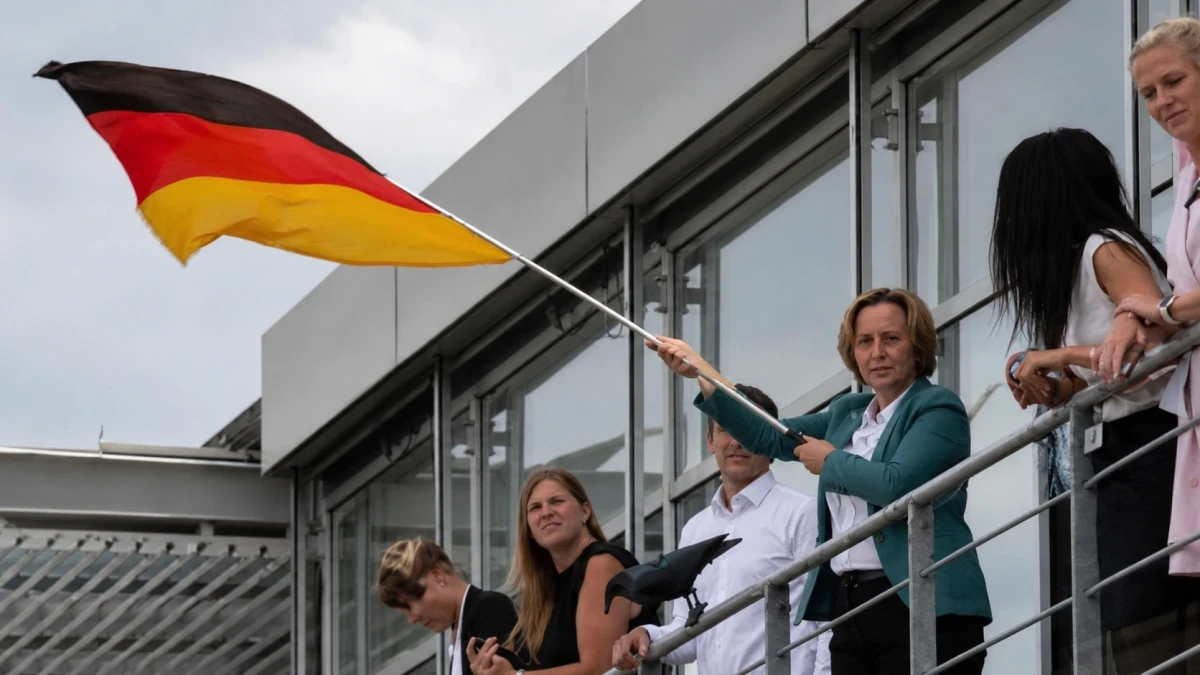 AfD schwenkt Deutschlandfahne – Bundestagspolizei greift ein